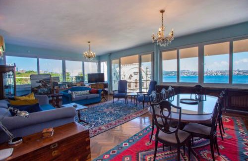 Kabatas Apartment | Waterfront Penthouse Apt with a Stunning View