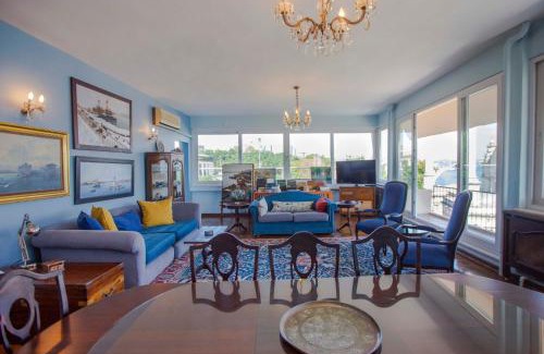 Kabatas Apartment | Waterfront Penthouse Apt with a Stunning View
