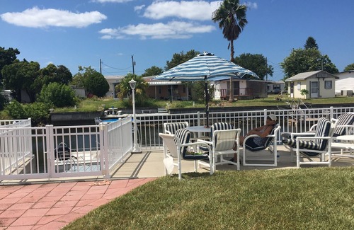 Signal Cove House | Waterfront/private dock. 4 kayaks and a canoe included! Pet friendly💕🐾🐠