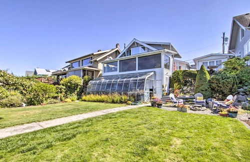 University Place Cottage | Waterfront Puget Sound Retreat: Steps to Beach!