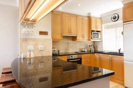 Knysna Central Apartment | WATERFRONT - Quay Largo two bedroom on the water with mooring