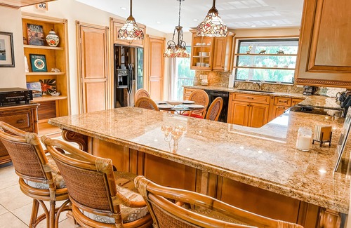 Pirates Cove House | Waterfront Retreat in Key Largo 90' deep water dock