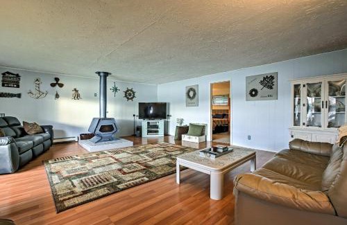 Le Roy House | Waterfront Rose Lake Cabin with Fire Pit, Dock, Boats