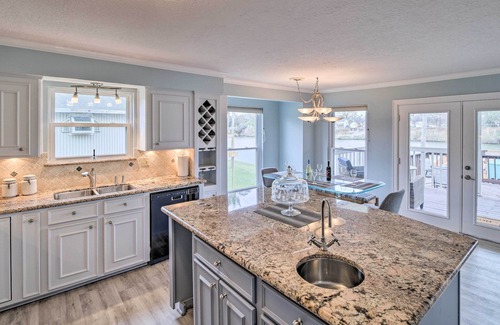 Barrett House | Waterfront San Jacinto River Home w/Boat Slip!