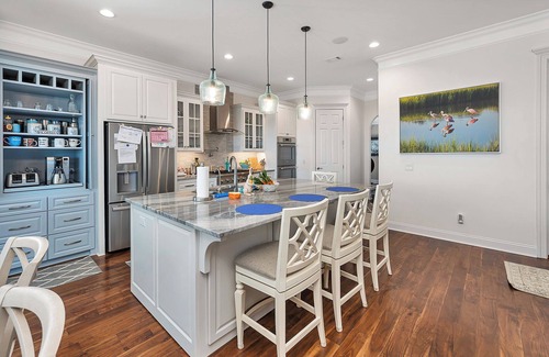 Epworth Acres House | Waterfront Splendor! 5 Bedroom on the river. 2 month minimum.
