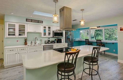 Doctors Inlet House | Waterfront sunrises. Great for yoga, meditation, kayaks, fishing or just peace.