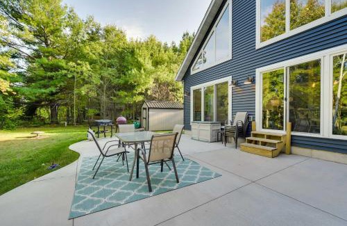 Webster House | Waterfront Webster Cabin with Dock on Warner Lake!