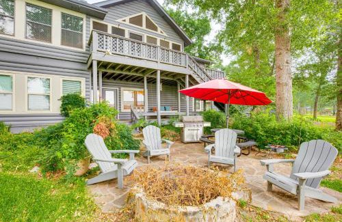 Yantis House | Waterfront Yantis Retreat with Deck and Zipline!