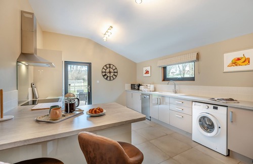 Ewhurst Green House | Watermans Vineyard Barn