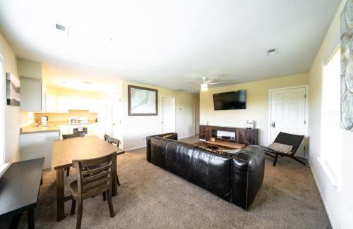 Waves Apartment | Watermen's Cabana 3A - 3-bedroom, 2-bathroom apartment - Walk to beach and access to REAL Watersports
