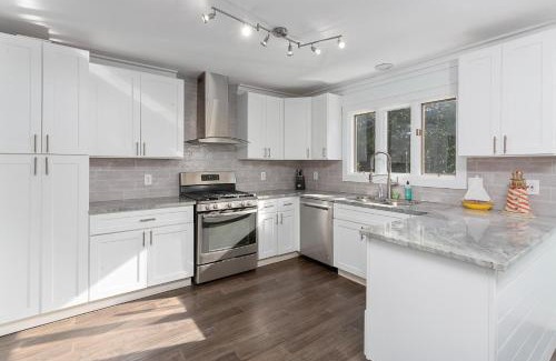 East Beach House | Waters Edge - 1808 Ocean Road