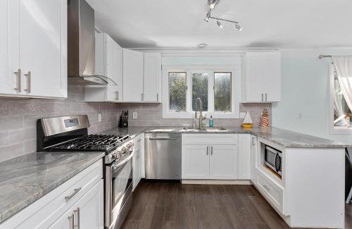 East Beach House | Waters Edge - 1808 Ocean Road