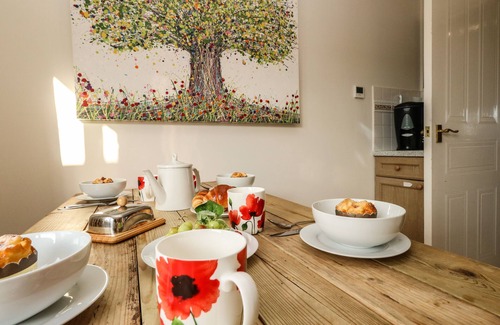 Wyke Regis Cottage | WATERS EDGE, pet friendly, with a garden in Wyke Regis