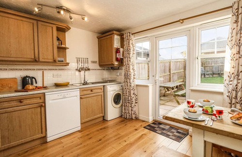Wyke Regis Cottage | WATERS EDGE, pet friendly, with a garden in Wyke Regis