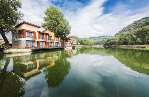 Ognyanovo Resort | Waterside Houses