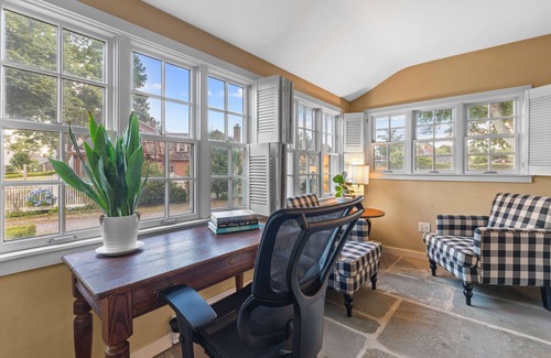 Clinton House | Waterside retreat! 4BR/3BA with private dock/views