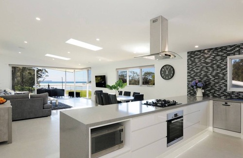 Huskisson House | Waterview by Experience Jervis Bay