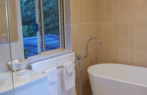 Margate Bed & Breakfast | Waterview Gardens B&B