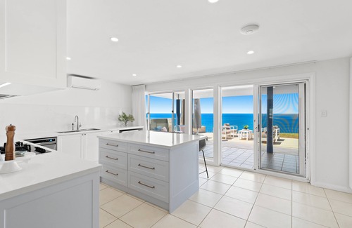 Forresters Beach House | WAVE WATCHER - New Listing, Beach Front, Pool