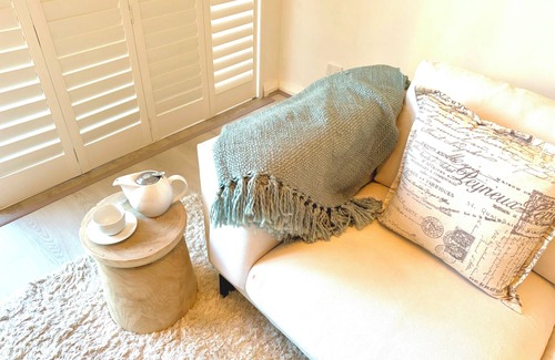 Burns Beach Apartment | Waves - couples retreat by the beach