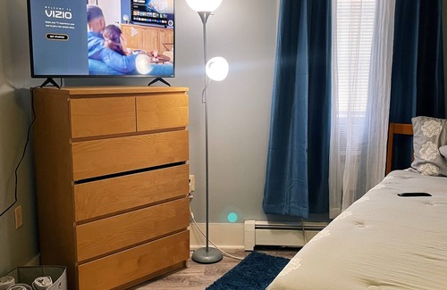 Asylum Hill Apartment | Waves of Blue Downtown Homestay