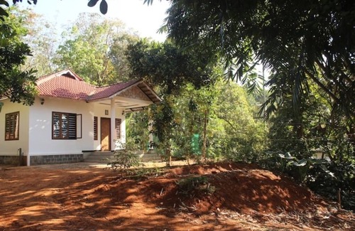 Mananthavady Villa | Wayanad days Holiday Home with Tree Hut and Tentnn