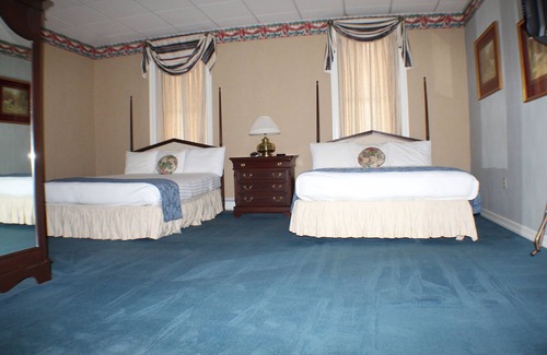 Honey Brook Hotel | Waynebrook Inn, Est 1865