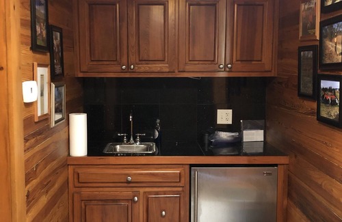 Albany Cabin | WE ARE READY FOR YOU! BOOK NOW FOR SUMMER 2020