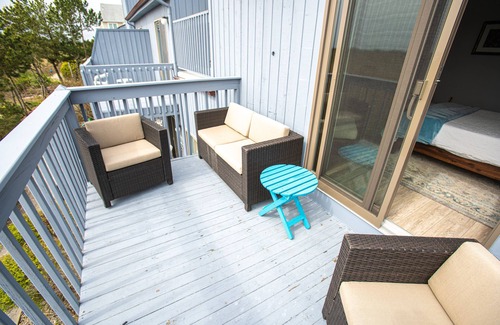 Southend House | We've Gone Solar! Organic, Serene Beach Setting Townhome