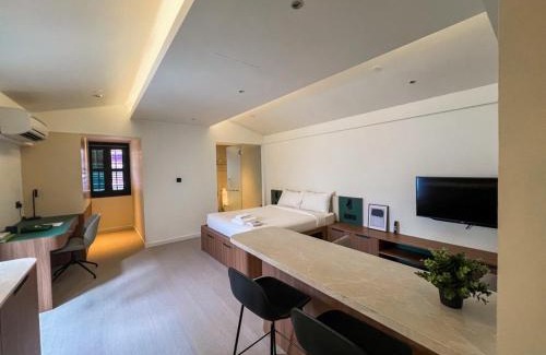 Kampong Glam Apartment | Weave Suites - Midtown