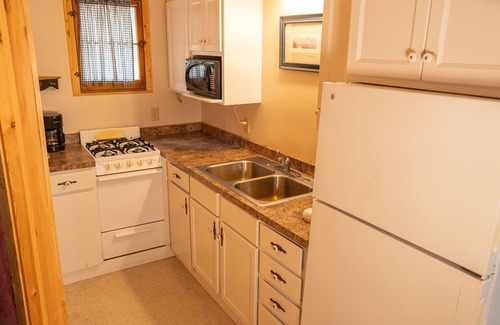Hackensack Cabin | Webb Lake, Hackensack, Northern MN - 3 Bedroom, Sleeps 6 - Cabin #3 Blue Water