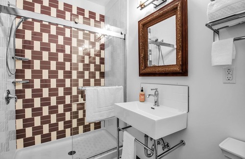 Lyndonville Hotel | Webber Hotel