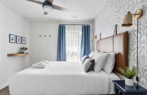 Columbia House | WeCo Duplex -8 BR- Sleeps 16