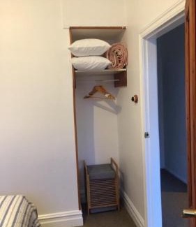 Timaru Villa | Wee Blue BnB- Central Cosy Villa