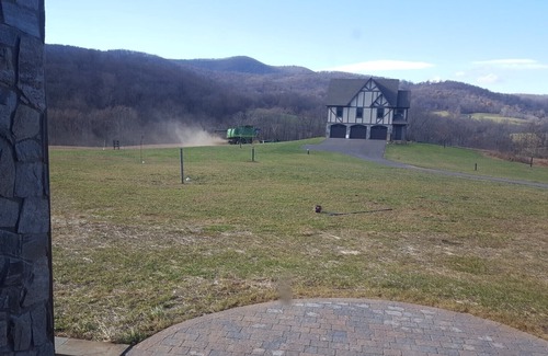 Markham Cottage | Weekend getaway short distance from DC/Northern Virginia