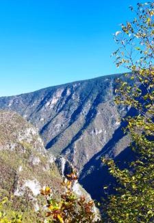 Pluzine House | Weekend house in the Piva nature park