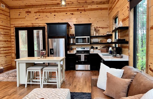 Pickens Cabin | Weekend in the Woods: The Perfect Romantic Getaway