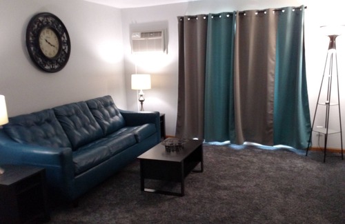 Oconomowoc Condo | Weekly and Monthly Rentals Available - 2 Bedroom/2 Bath Unit!