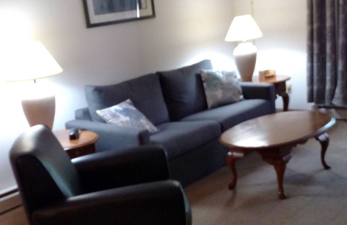 Oconomowoc Condo | Weekly and Monthly Rentals Available - 2 Bedroom/2 Bath Unit!