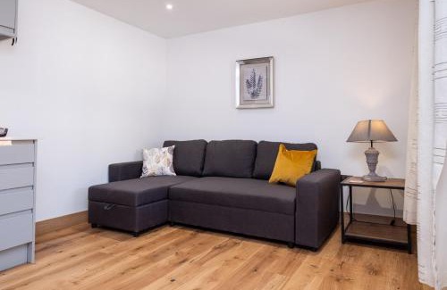 Pettistree Apartment | Weeping Willow - Three Tuns Apartments, Pettistree, Wickham Market - by Aldeburgh Coastal Cottages