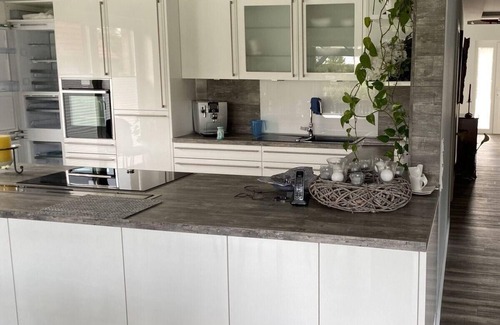 Zetel House | Weitblick mit Kind und Hund