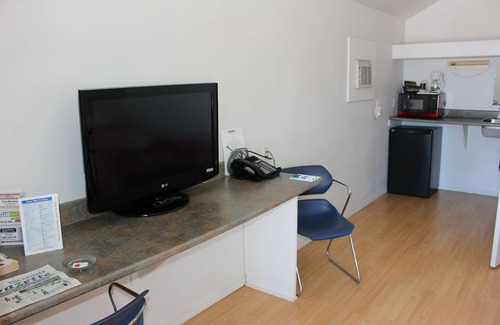Swan Hills Hotel | Welcome Inn
