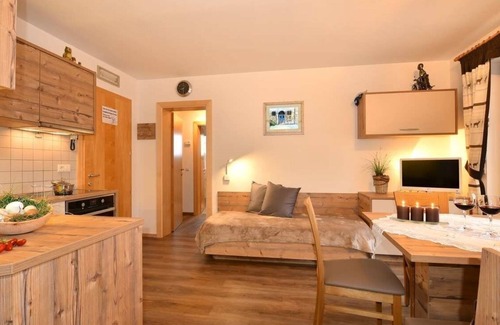 San Lorenzo di Sebato Apartment | Welcome to our Pirchnerhof - large apartment