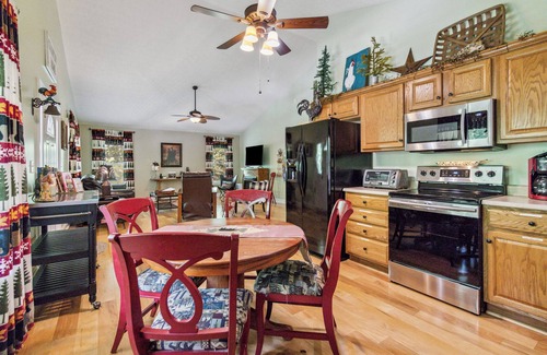 Sloans Valley Cabin | Welcome to “A Beary-Nice Cabin” – A Cozy Getaway in Lake Cumberland Resort