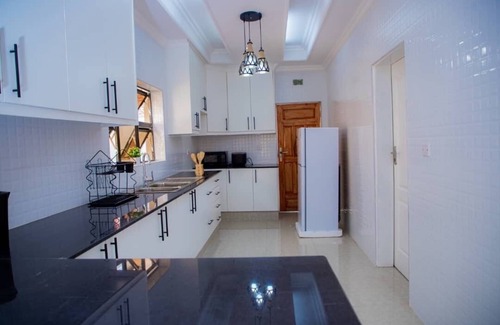 Lilongwe Apartment | Welcome to Comfy 2bedroom Apartment where privacy and security are our priority.