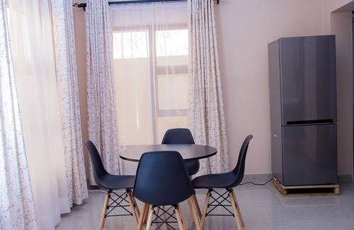 Lilongwe Apartment | Welcome to Comfy 2bedroom Apartment where privacy and security are our priority.