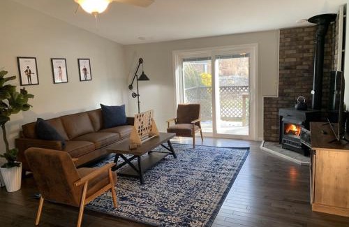 Mount Marion House | Welcome to Harmony Hills (pool, hot tub, gym)