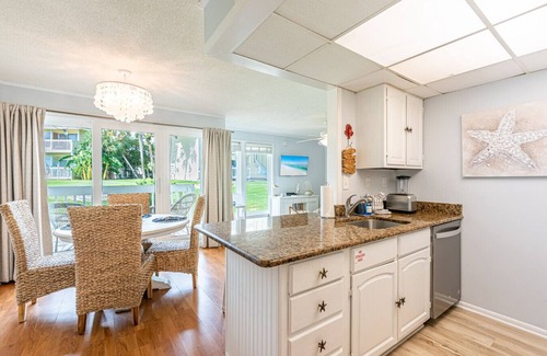 Holiday Isle Condo | Welcome to Kitzi’s Corner – Pet-Friendly 1BR Retreat with FREE Beach Service!