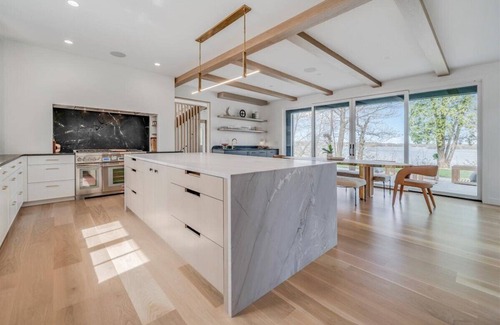Excelsior Cabin | Welcome to LakeHus - Luxury Urban Lake Home on coveted Lake Minnewashta