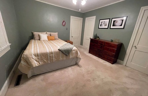 Goldsboro House | Welcome to Nana's House - Centrally Located & Pet Friendly!